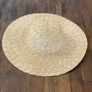NWOT Classic 100% Straw Beach & Sun Hat